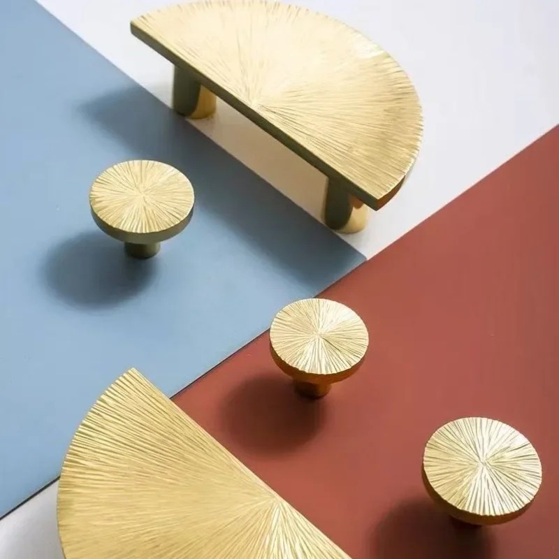 Furniture Hardware High End - Hochwertige Kreative Handgehämmerte Flache Schranktürgriffe Neue